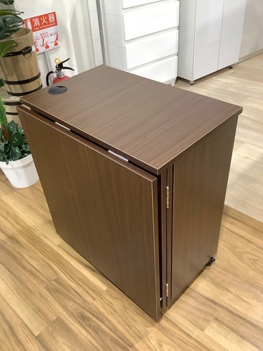 折りたたみデスク　ブラウン　入荷致しました！