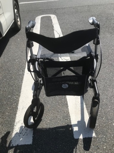 折りたたみ式歩行車　ジェミノ