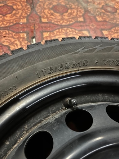 スタッドレスタイヤ4本セット175/55R15
