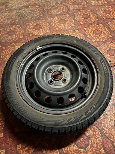 スタッドレスタイヤ4本セット175/55R15