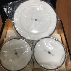 取引中　
貰って下さい　皿セットの画像