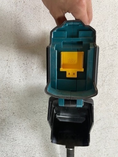 マキタ　18v充電式コンクリートバイブ 