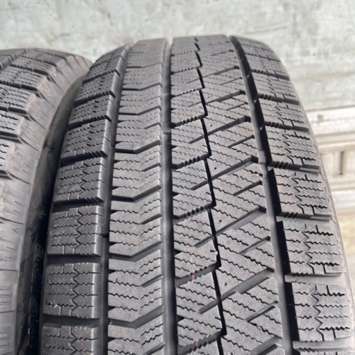 極上タイヤ　BRIDGESTONEブリヂストン　ブリジストン　VRX2 215/65R16 スタッドレス　タイヤ　2022年製　16イ