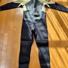 ウェットスーツ