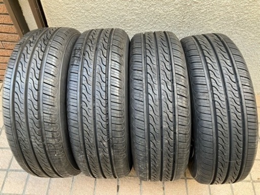 車のパーツ タイヤ、ホイールセット　4本