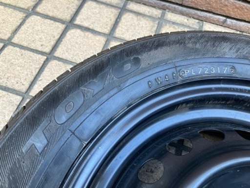 車のパーツ タイヤ、ホイールセット　4本