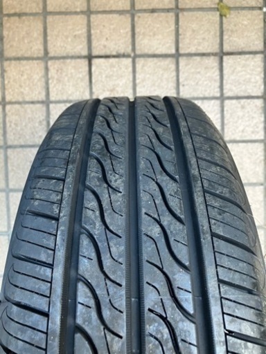 車のパーツ タイヤ、ホイールセット　4本