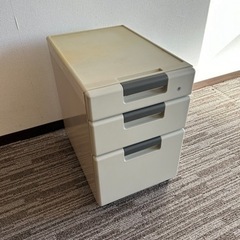 (お取引決定)スチール キャスター 引き出し 差し上げます