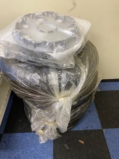 譲り先決まりましたハイエースノーマルタイヤ