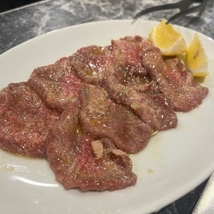 【アルバイト・パート】焼肉屋ホールスタッフ／オープニング募集！まかない無料／終電考慮／高校生応援の画像