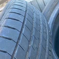 車のパーツ タイヤ、ホイールの画像