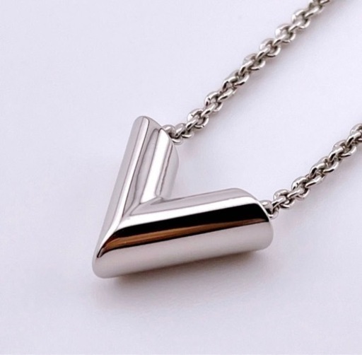 美品　LOUIS VUITTON ルイヴィトン　エセンシャルV シルバー　アクセサリー ネックレス