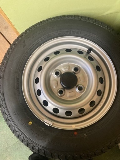 車のパーツ タイヤ、ホイール