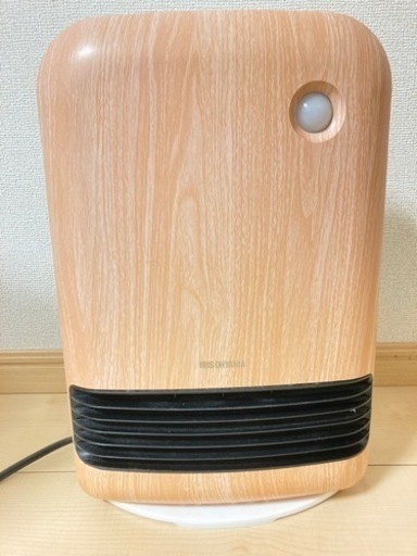 アイリスオーヤマ　ファンヒーター　人感センサー