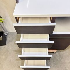 W 16324  NITORI 2枚ガラス扉キッチンボード　食器棚　幅80cm   ◆大阪市内・東大阪市他 5,000円以上ご購入で無料配達いたします！◆ ※京都・高槻・枚方方面◆神戸・西宮・尼崎方面◆奈良方面、大阪南部方面　それぞれ条件付き無料配送あり！            の画像