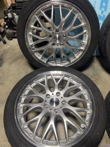 車のパーツ タイヤ、ホイール