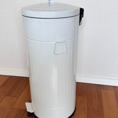 大型ゴミ箱の画像