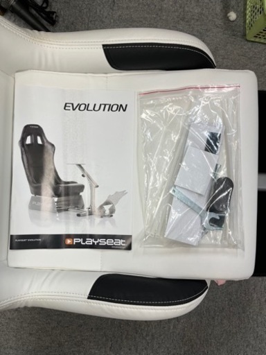 プレイシート　エボリューション　Playseat　 Evolution ホワイト　