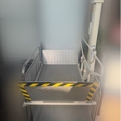 車椅子昇降機