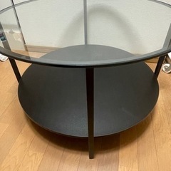 （お譲り先決まりました）IKEAガラス製ローテーブル　VITTSJÖ ヴィットショー の画像
