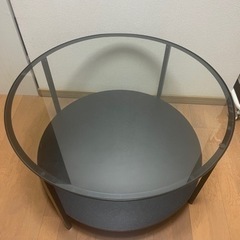 （お譲り先決まりました）IKEAガラス製ローテーブル　VITTSJÖ ヴィットショー の画像