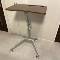 ガス圧昇降パソコンデスク　キャスター付きの画像