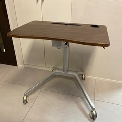 ガス圧昇降パソコンデスク　キャスター付きの画像