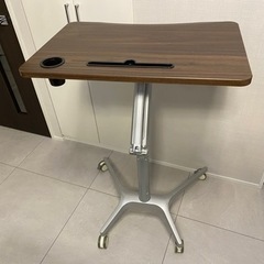 ガス圧昇降パソコンデスク　キャスター付きの画像