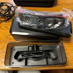 3Dメガネ2つの画像