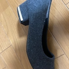 グレーパンプスL Lの画像