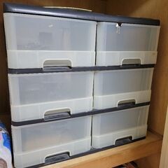 押し入れ衣装ケース