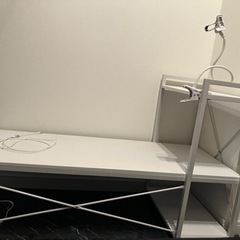パソコンデスクの画像