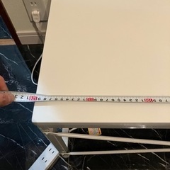 パソコンデスクの画像