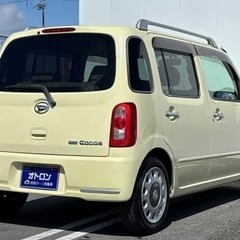 パステルカラーの可愛い軽自動車の画像
