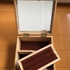 木製ジュエリーボックスの画像