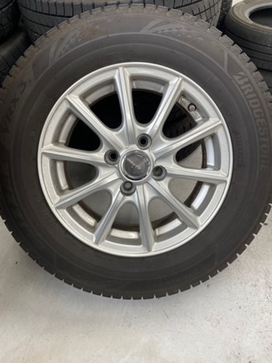 アルミスタッドレスタイヤセット175.70.14　VRX 22年製