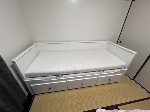 ダブルベッドとマットレス (IKEA)