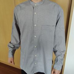 GUのグレーのシャツ2着