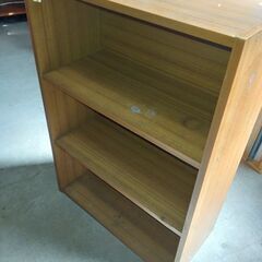 カラーボックス　ガムテープ跡有りの画像