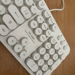 エレコム有線キーボードTRTUS01WHほぼ未使用の画像
