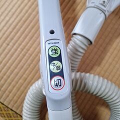 MITSUBISHI　紙パック式掃除機　中古の画像