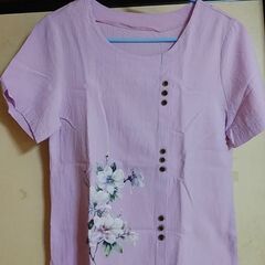 モクレンのTシャツ(未使用品)