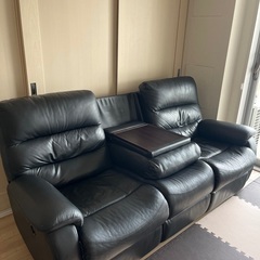 ニトリの電動リクライニングソファ三人掛け