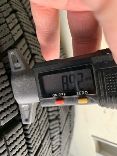 車のパーツ タイヤ、ホイール