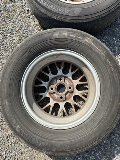 車のパーツ タイヤ、ホイール