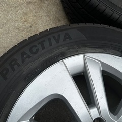 車のパーツ タイヤ、ホイールの画像