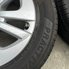 車のパーツ タイヤ、ホイールの画像