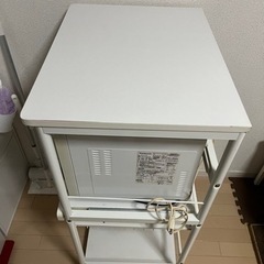 ニトリのラックとPanasonicのオーブンレンジの画像