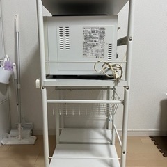 ニトリのラックとPanasonicのオーブンレンジの画像