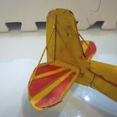 アンティーク調 ブリキ プロペラ複葉機 幅30.3cm レトロ雑貨 オブジェ インテリア雑貨 プロペラ機 飛行機 おもちゃ 札幌市東区 新道東店の画像